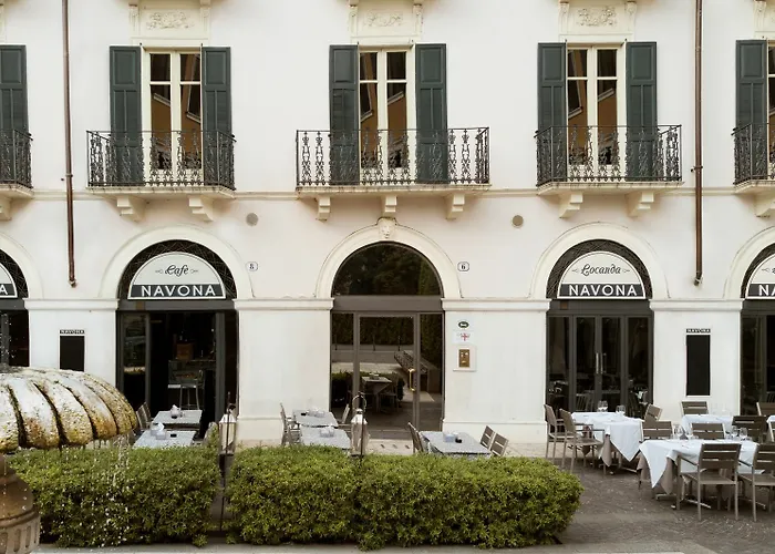 Navona 3*